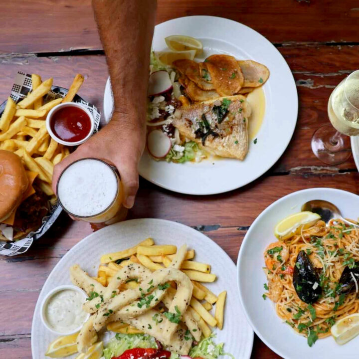 Mount Kembla Village Hotel Diner 6