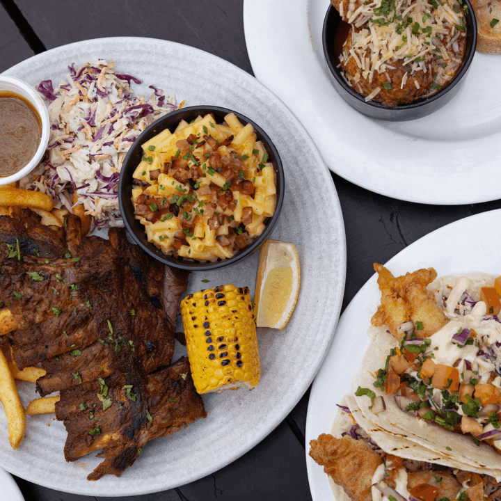 Mount Kembla Village Hotel Diner - Ribs & Tacos