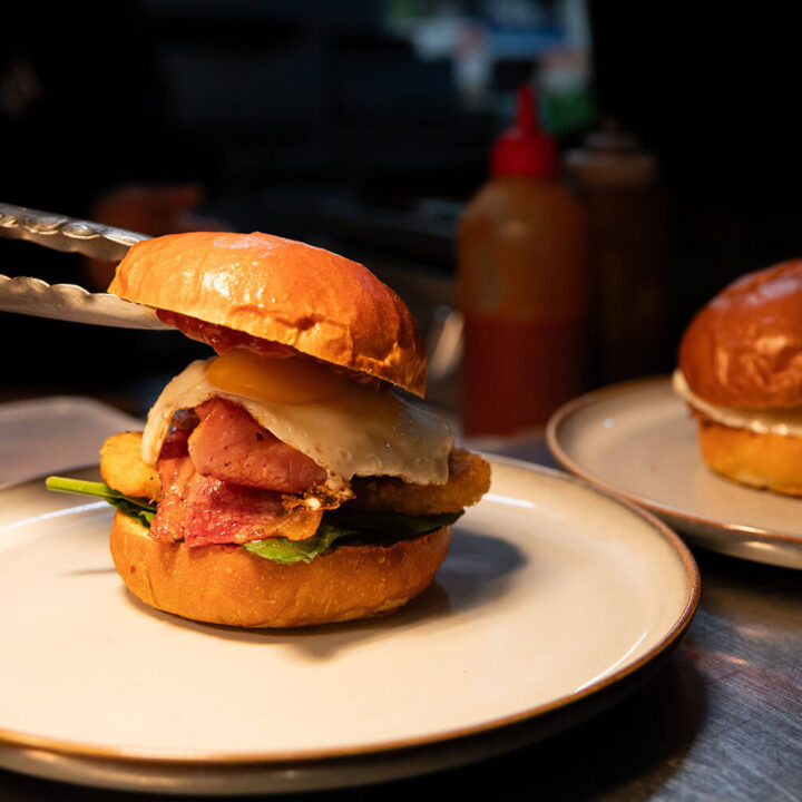 Mount Kembla Village Hotel - Cafe 5